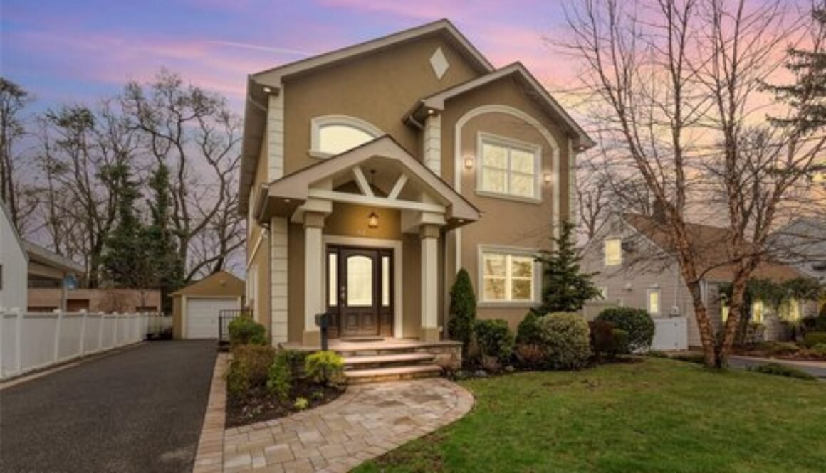 7 Essential Steps to Selling Your Home in Albertson