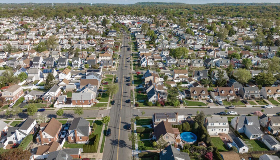 Family Living in Mineola